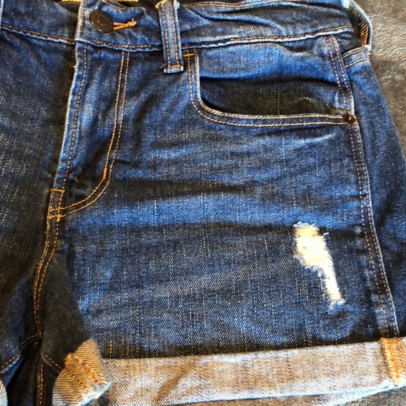 Women’s size 0 Old Navy boyfriend blue jean shorts - Picture 3 of 10
